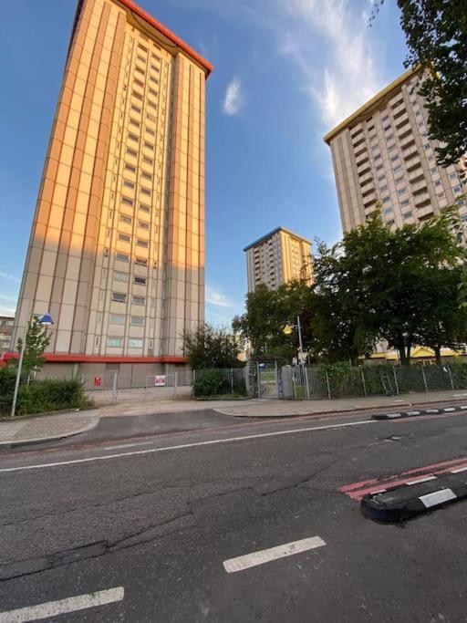 Comfy Entire Flat With City View Balcony In Regents Park, Camden, Central London Lägenhet Exteriör bild